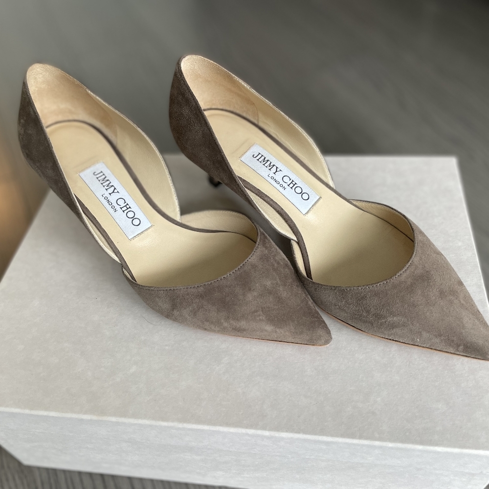 Unworn Jimmy Choo seude pumps